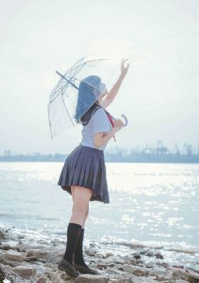 年轻漂亮的女教师2_HDHD在线观看